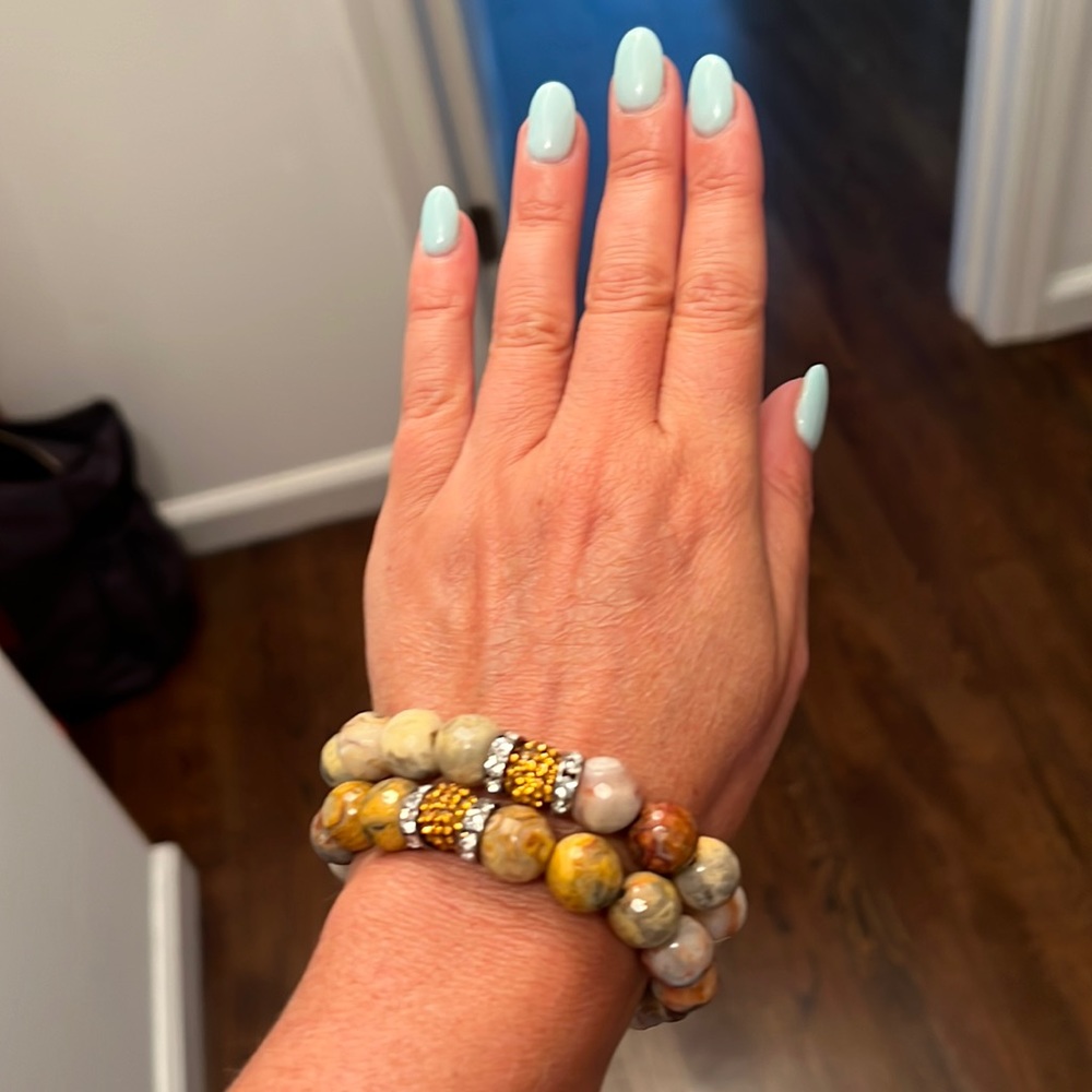 Set of 2 beaded bracelets